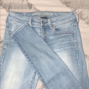 american eagle light wash jeans